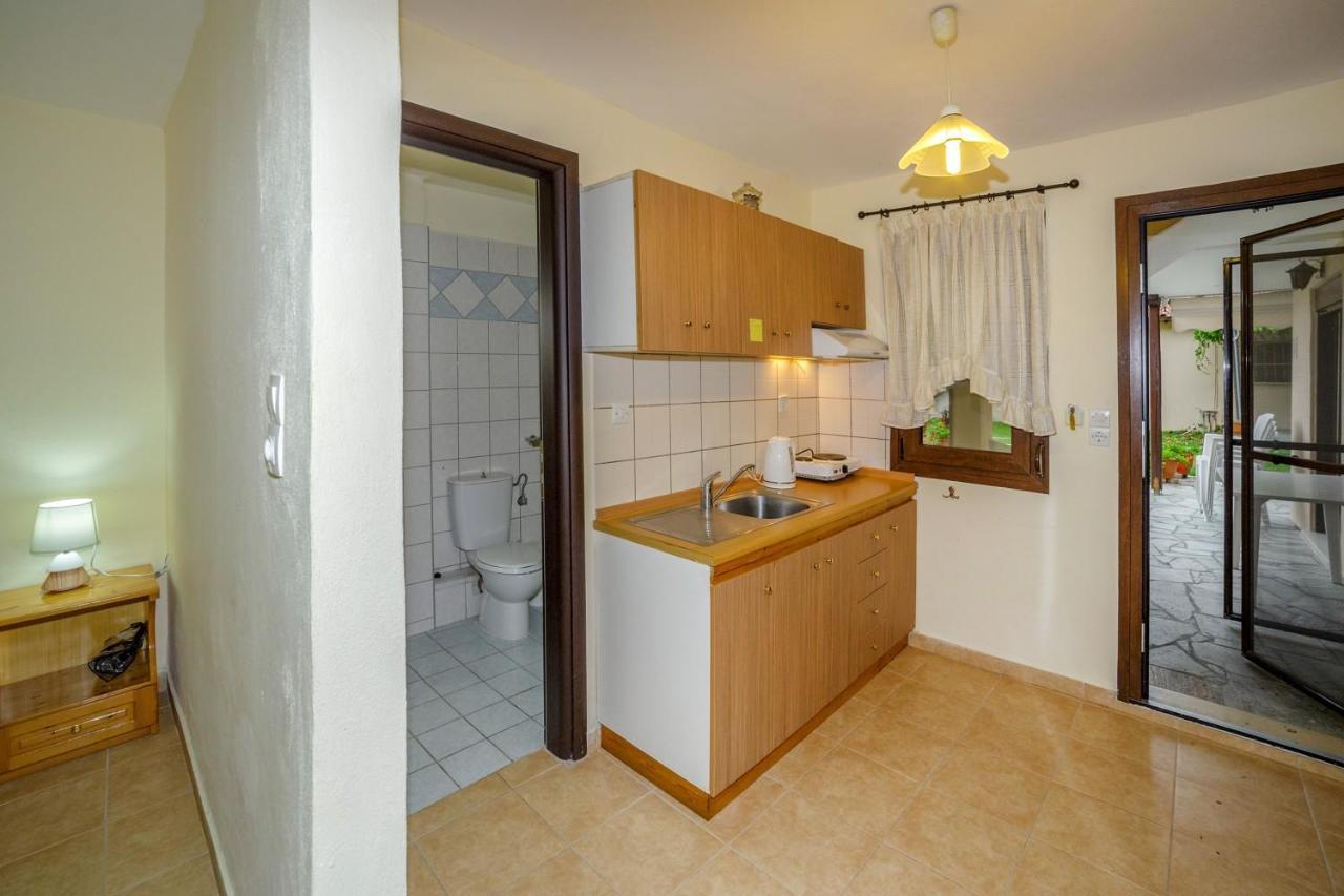 Maria - Pavlos Studios And Apartments Vourvourou Extérieur photo
