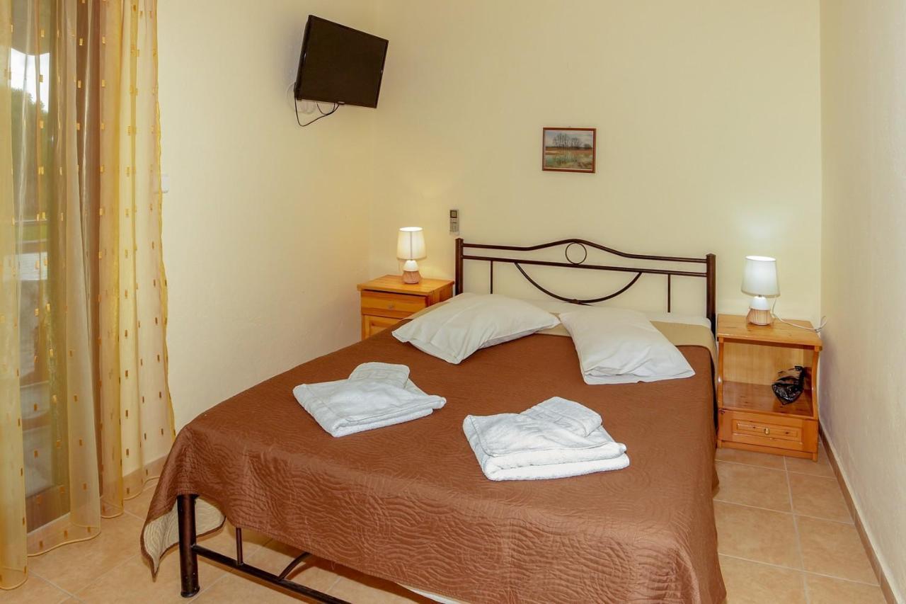 Maria - Pavlos Studios And Apartments Vourvourou Extérieur photo