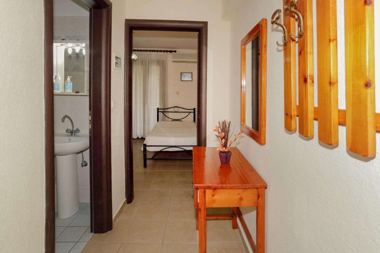 Maria - Pavlos Studios And Apartments Vourvourou Extérieur photo